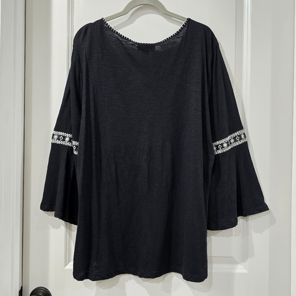 ✨️4/$20. Black White Bohemian Flowy Bell Sleeve Blouse, Embroidered Whipstitch - Picture 9 of 14
